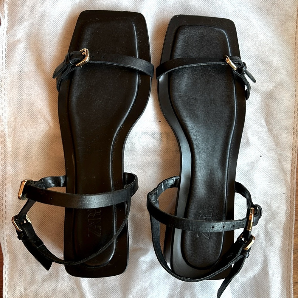 Block heel sandals - Zara buckled leather sandals 38